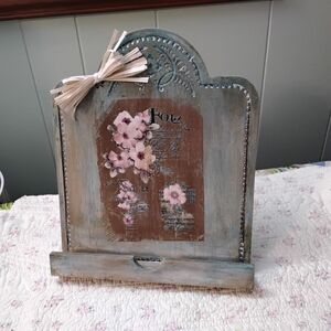 3845 Upcycled Wood Easel 10.5" X 12".